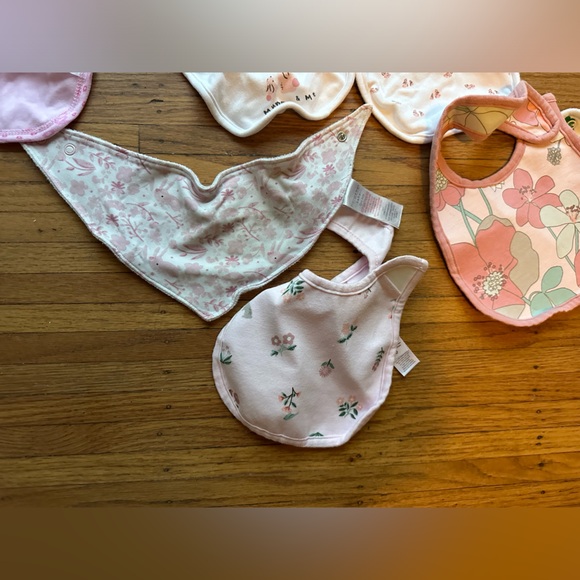 Bundle of baby bibs drool cloths - Picture 3 of 4